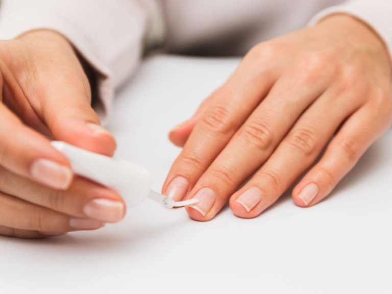 איך לחזק ציפורניים